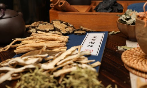这个月月经量特别少几乎没有-这个月月经量特别少是怎么回事-专业怎么回事平台-这个月月经量多有血块是怎么回事